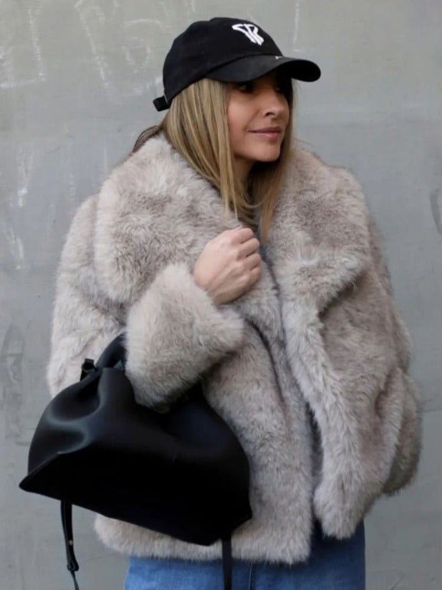 Chérie Plush Coat